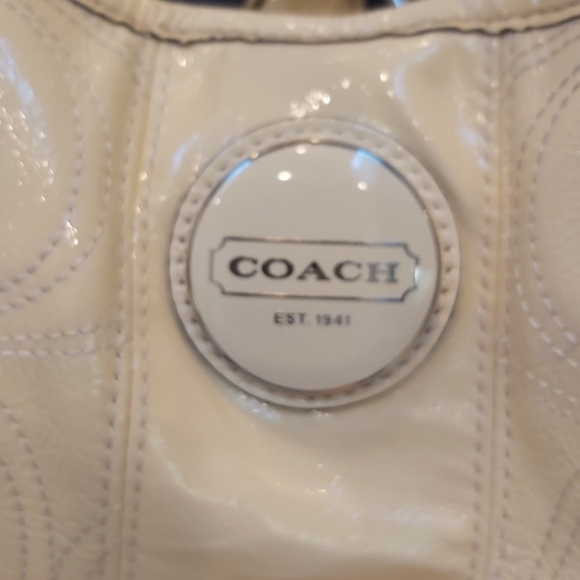 Coach patent leather carry-all - Picture 10 of 14